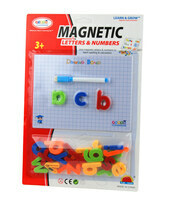 Mała tablica magnetyczna z literkami - magnesami 